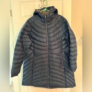 L.L.Bean Women’s Plus 2x Ultralight 850 Down Hooded Coat, Three-Quarter Blue